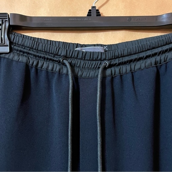 Vince | Performance Jogger Pants Crepe Pull-On Drawstring Trouser Joggers Size L - Picture 5 of 11